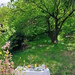 Gesztenyes Backpackers *