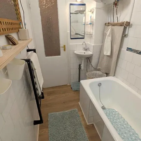 Gesztenyés Backpackers *
